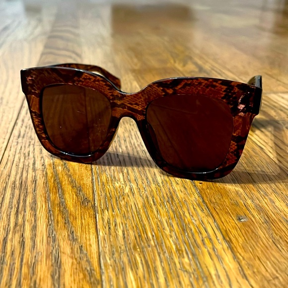 Steve Madden Accessories - Steve Madden Sunglasses